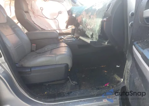 2016 Toyota Tundra Limited 5.7L V8 z USA, uszkodzony, nr VIN 5TFFW5F15GX193835